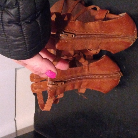 Sandals - Picture 3 of 7